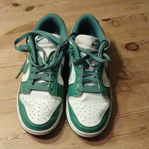 Das ist der - dunk, low